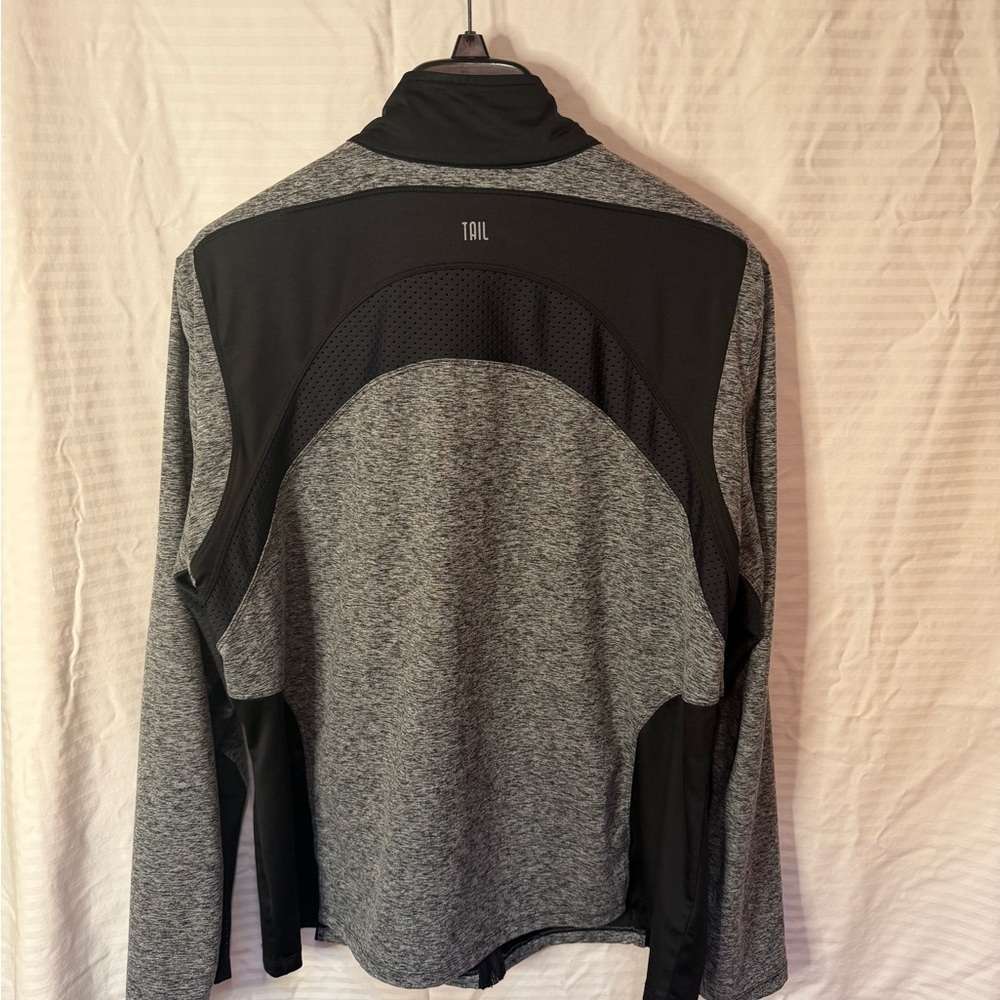Extraordinary TAIL Women's Gray and Black Tennis XXL Jacket and XL Pants - Picture 4 of 9